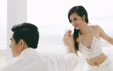 [ẢNH] Ông Cao Thắng cầu hôn Đông Nhi sau 10 năm bên nhau